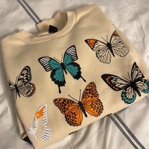 SHEIN BUTTERFLY SWEATER XS